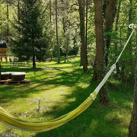 Au Fil De L Ance Bed & Breakfast *